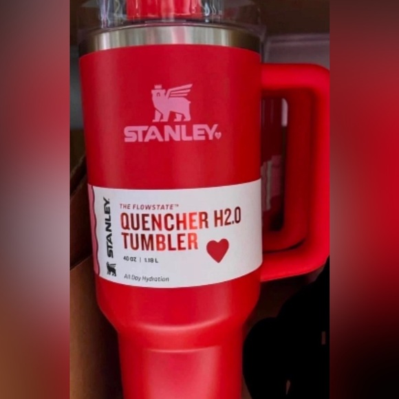 NEW Cosmo Pink Stanley 40 oz Stainless Steel
H2.0 Flowstate Quencher Tumbler - Picture 3 of 3
